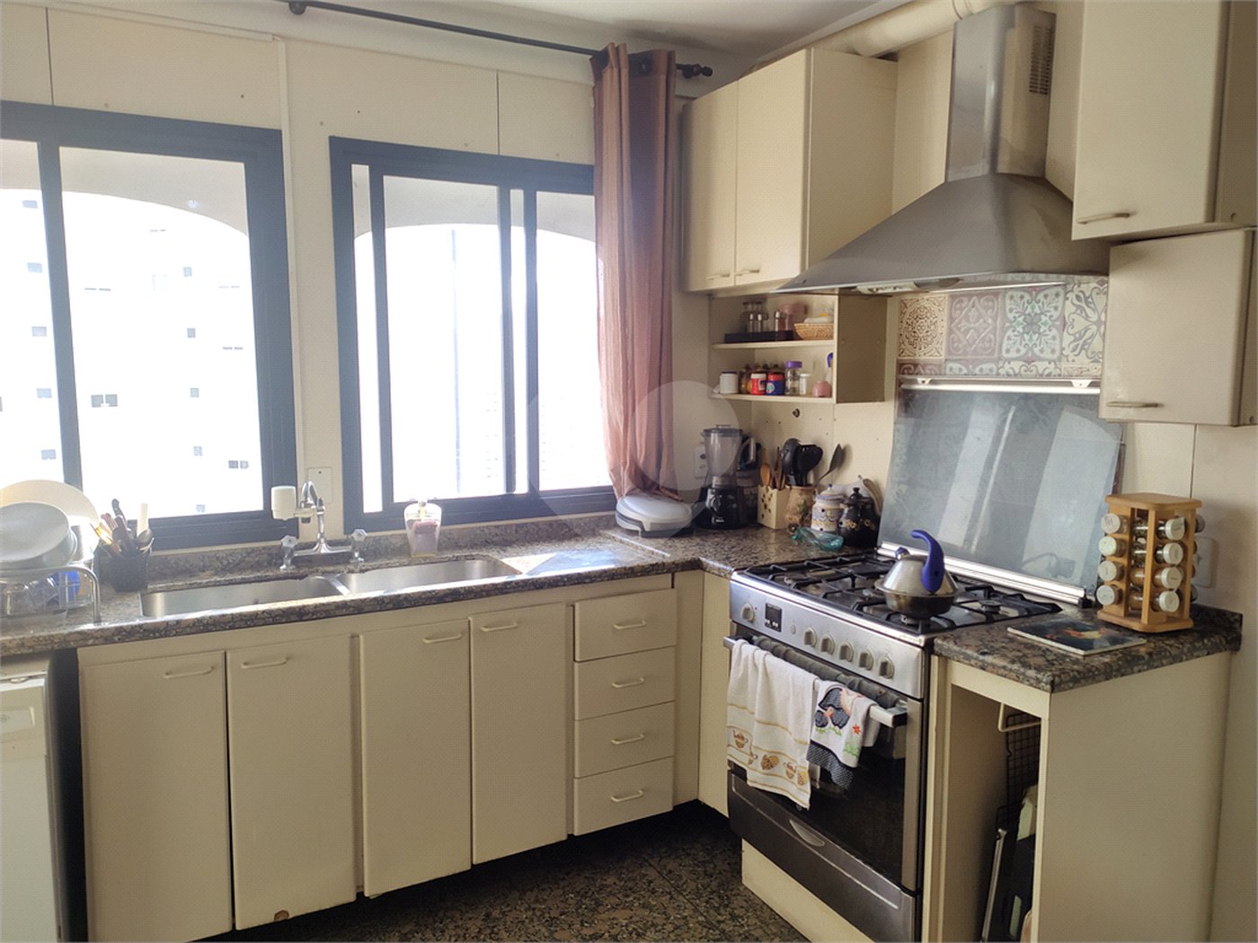 Apartamento à venda com 4 suítes em Jardim Marajoara, São Paulo, SP