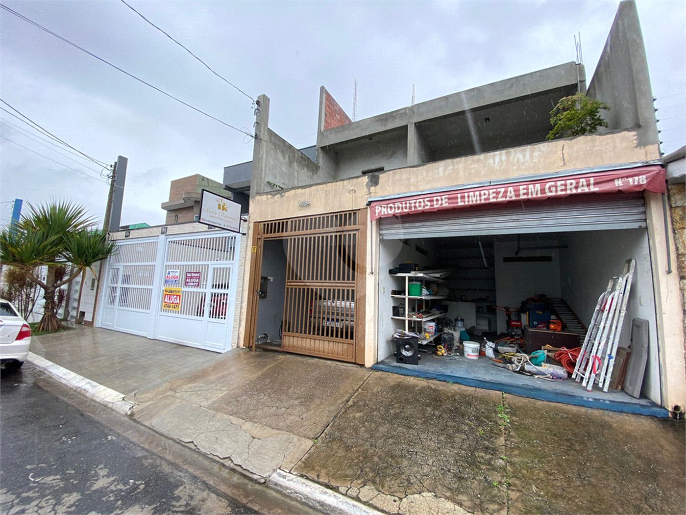 Sobrado à venda com 3 quartos, sendo 1 suíte, em Jardim Quaresmeira II, Suzano, SP