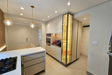 Apartamento à venda com 3 quartos, sendo 1 suíte, em Santo Amaro, São Paulo, SP