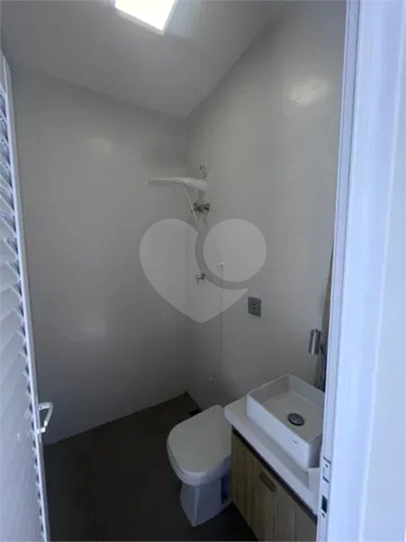 Casa à venda com 5 quartos, sendo 1 suíte, no condomínio Portal da Serra, São José dos Campos - SP