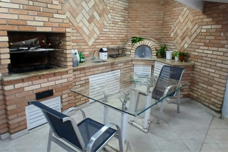 Casa à venda com 4 quartos, sendo 2 suítes, em Jardim Leonor Mendes de Barros, São Paulo, SP