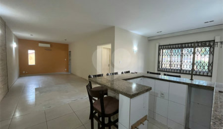 Casa à venda com 2 quartos, sendo 1 suíte,  no condomínio Residencial Vale das Palmeiras, Rio de Janeiro - RJ