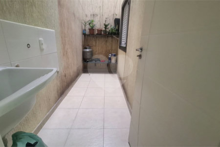 Casa em condomínio à venda com 2 quartos em Parque Vitória, São Paulo, SP