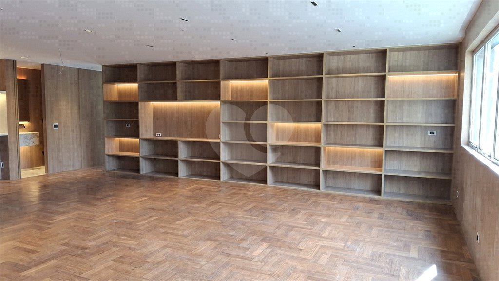 Apartamento para alugar com 3 quartos, sendo 1 suíte, em Itaim Bibi, São Paulo, SP