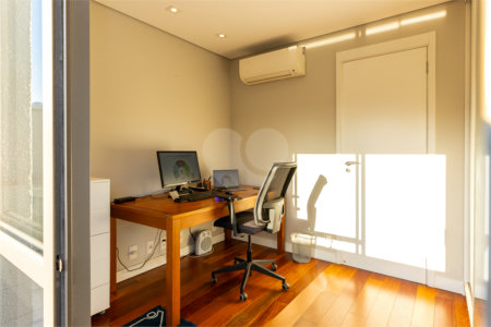 Apartamento à venda com 3 quartos, sendo 1 suíte, em Chácara Santo Antônio (zona Sul), São Paulo, SP