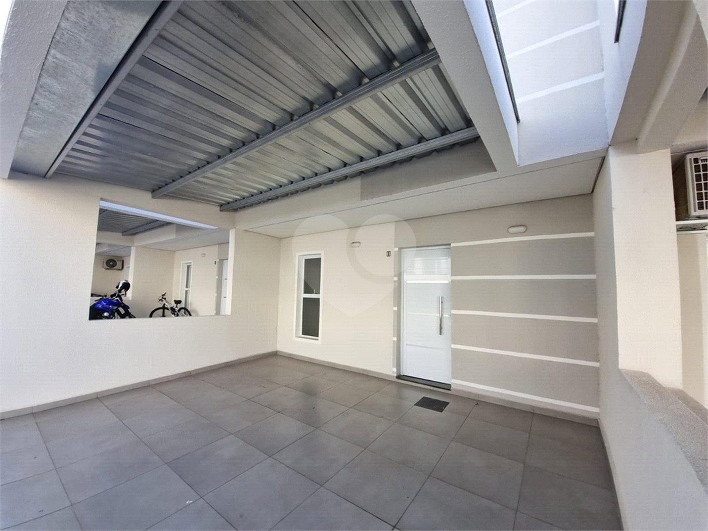 Casa à venda com 3 quartos, sendo 1 suíte, no condomínio Residencial Américo Figueiredo, Sorocaba - SP
