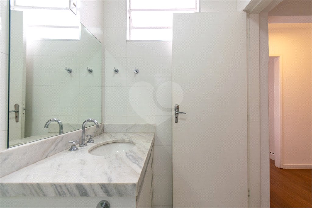 Sobrado à venda com 3 quartos, sendo 1 suíte, em Cidade Monções, São Paulo, SP