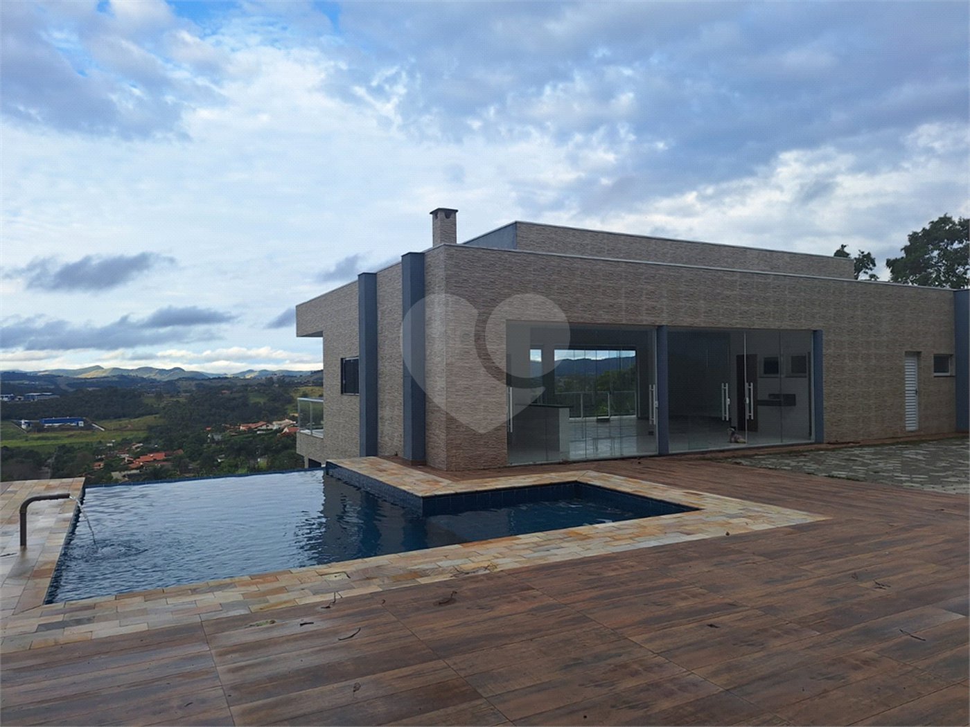 Casa em condomínio à venda com 3 suítes no Centro, Bom Jesus dos Perdões, SP