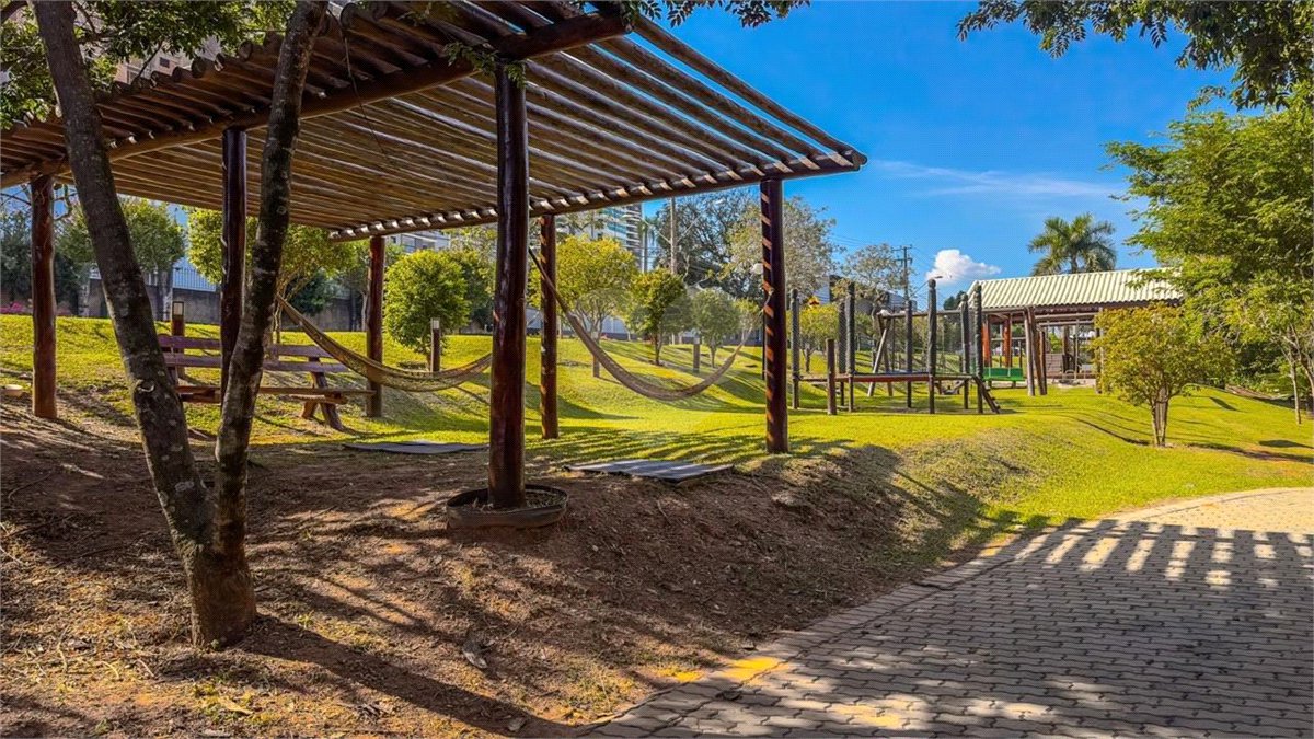 Casa à venda com 4 suítes no condomínio Tivoli, Sorocaba - SP