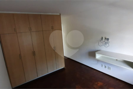 Sobrado à venda com 3 quartos, sendo 1 suíte, em Vila Firmiano Pinto, São Paulo, SP