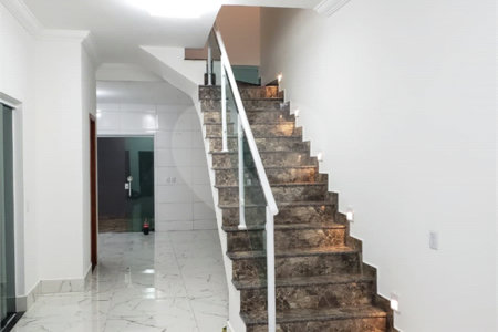 Sobrado à venda com 3 quartos, sendo 1 suíte,  em Residencial Jardim Nathália, Sorocaba, SP