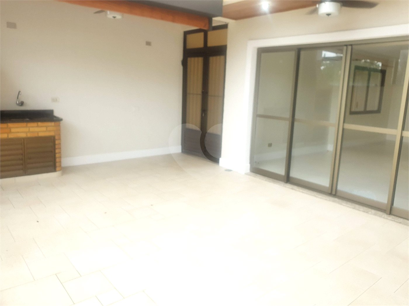 Casa à venda com 4 quartos, sendo 2 suítes,  no condomínio Lake Louise, São Paulo - SP