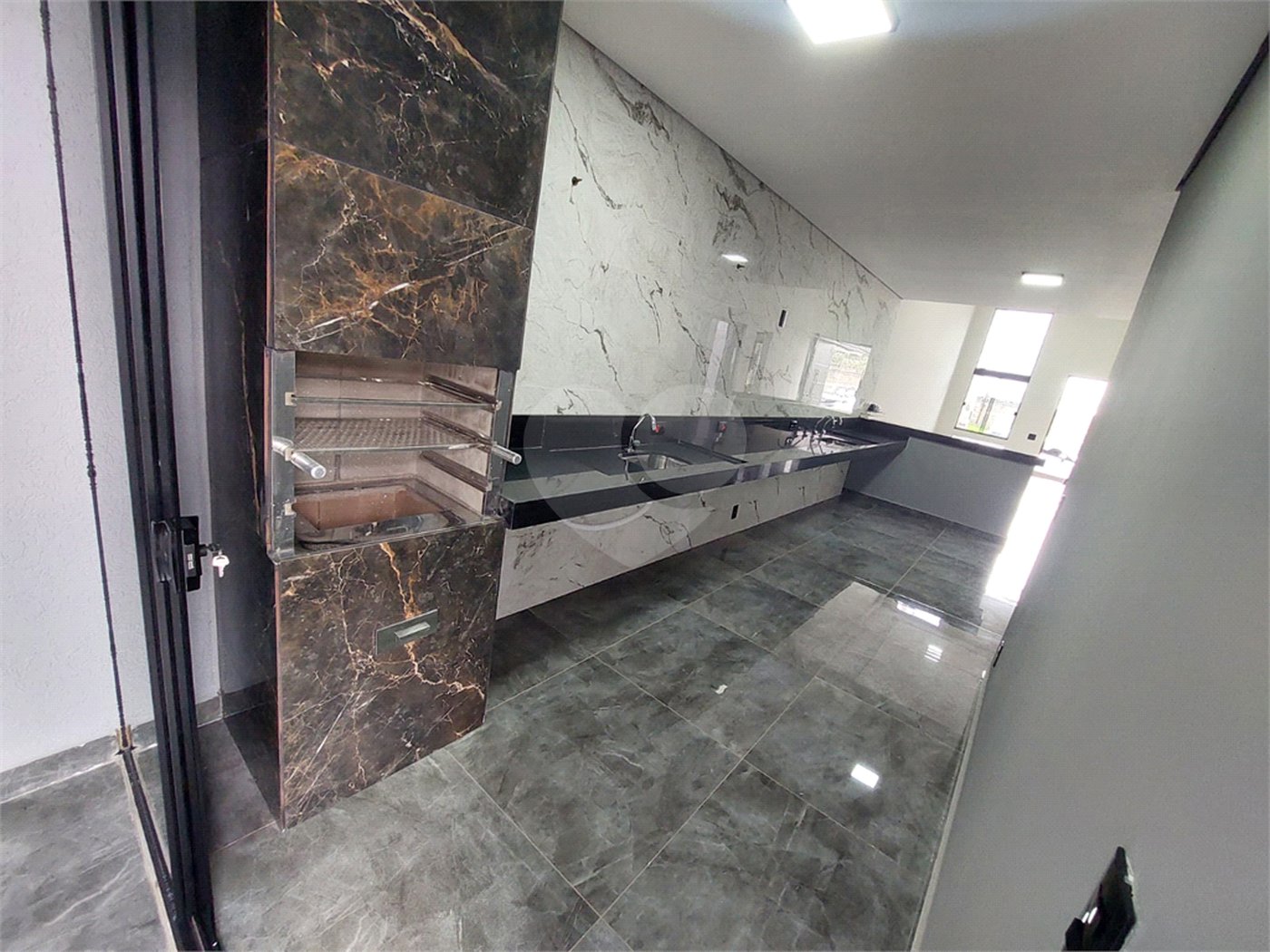 Casa à venda com 3 quartos, sendo 1 suíte, no condomínio Horto Florestal Villagio, Sorocaba - SP