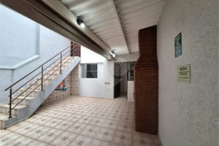 Sobrado com 2 dormitórios com 2 vagas de garagem