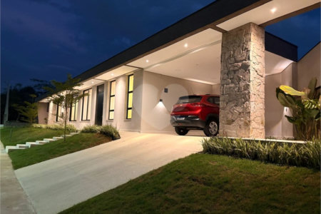 Casa à venda com 3 suítes no condomínio Helena Maria, Sorocaba - SP
