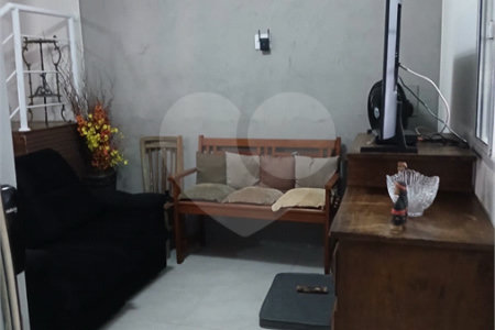 Sobrado à venda com 3 quartos, sendo 1 suíte,  em Villa Di Cesar, Mogi das Cruzes, SP
