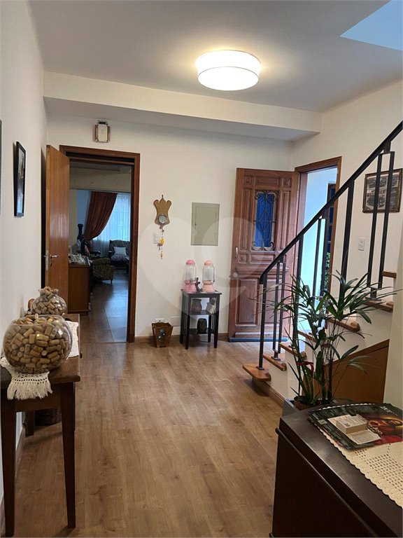 Casa à venda com 3 quartos, sendo 1 suíte, em Vila Mariana, São Paulo, SP