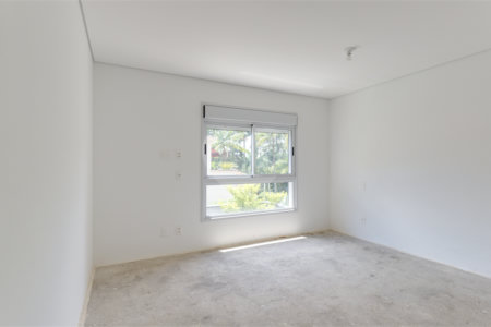 Casa à venda com 4 quartos, sendo 3 suítes, no condomínio Jardim Flora, São Paulo - SP