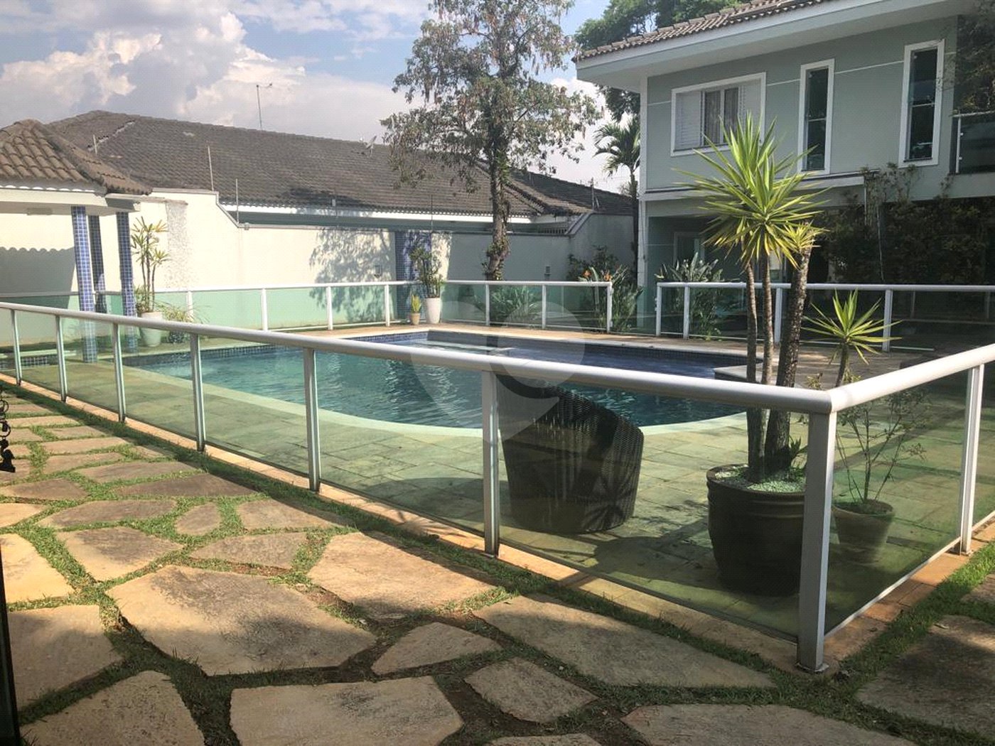 Sobrado à venda com 4 quartos, sendo 2 suítes, em Palmas do Tremembé, São Paulo, SP