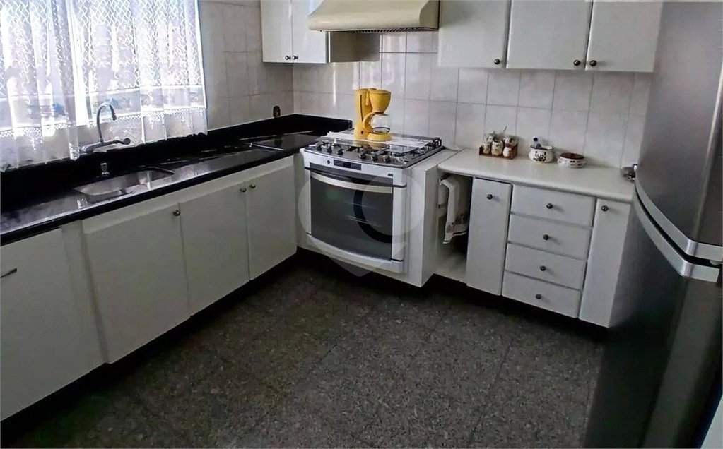 Sobrado à venda com 4 quartos, sendo 2 suítes, em Vila Santa Maria, São Paulo, SP