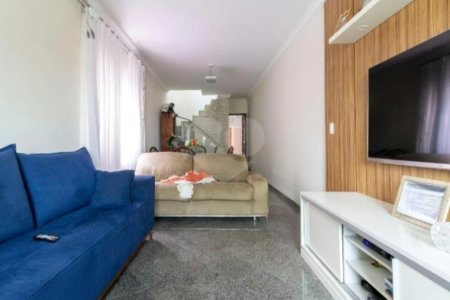 Sobrado com 200m², 3 dormitórios, sendo 1 suíte, 6 vagas, à venda na Vila Matilde