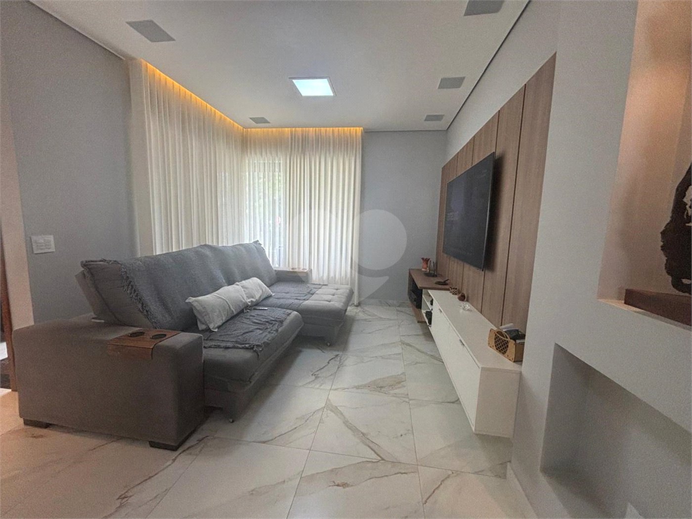 Casa à venda com 3 quartos, sendo 1 suíte, no condomínio Sun Lake, Sorocaba - SP