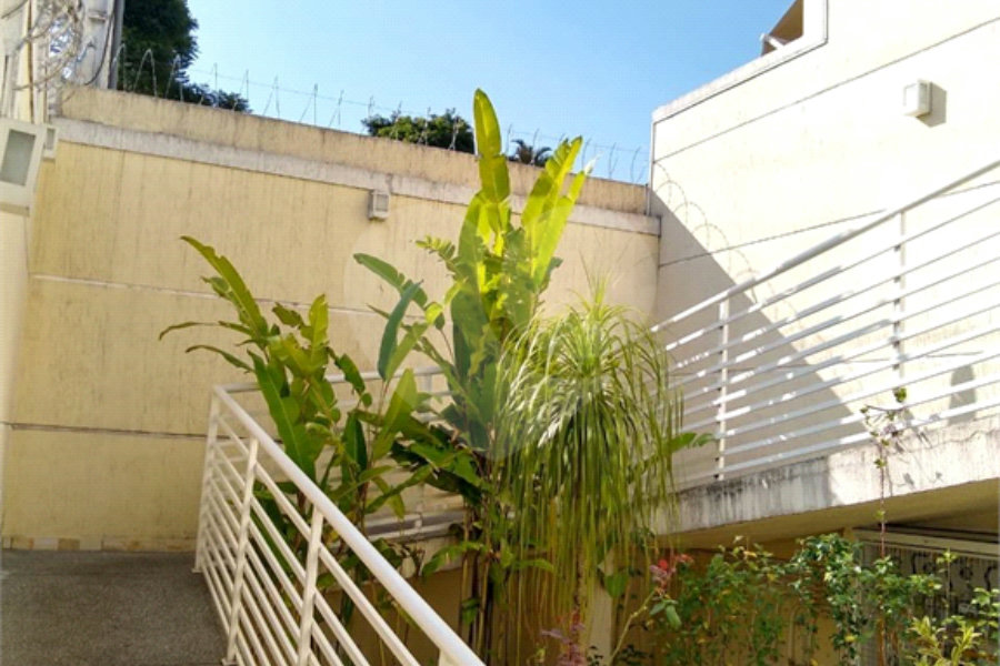 Casa à venda com 2 suítes no condomínio Residencial Pedro, São Paulo - SP