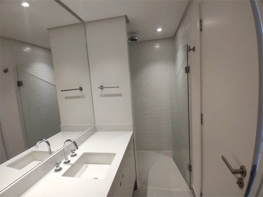 Apartamento à venda ou para alugar com 1 suíte em Jardim das Bandeiras, São Paulo, SP