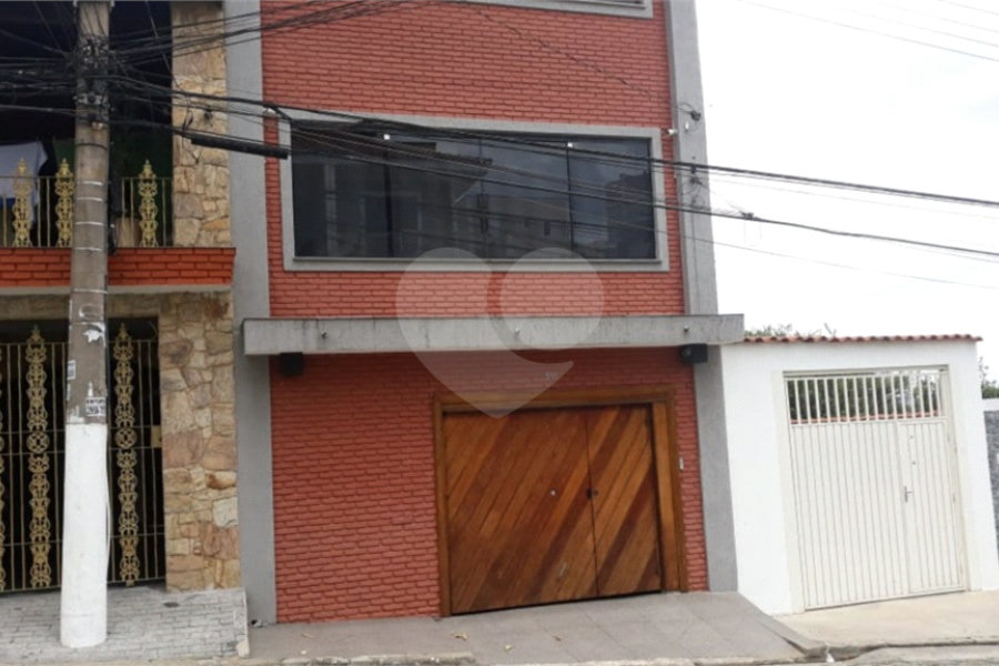 Sobrado à venda com 3 quartos, sendo 1 suíte, em Vila Milton, Guarulhos, SP