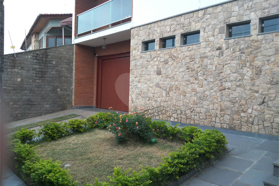 Sobrado à venda com 3 suítes em Tremembé, São Paulo, SP