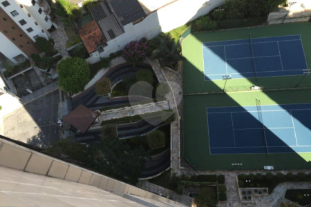 Apartamento à venda com 4 quartos, sendo 3 suítes, em Bosque da Saúde, São Paulo, SP