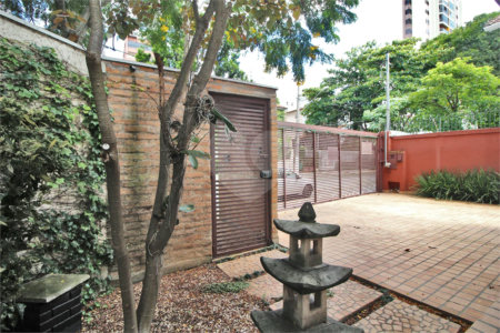 Casa à venda com 3 quartos, sendo 1 suíte, em Vila Mariana, São Paulo, SP