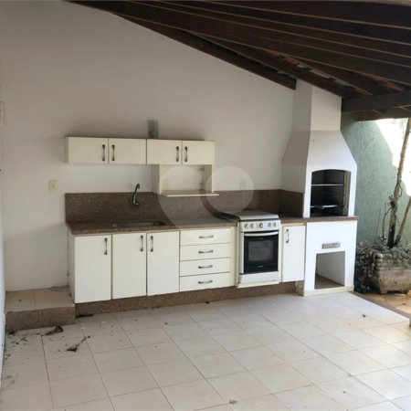 Casa à venda com 4 quartos, sendo 1 suíte,  em Vila Maria, Itapetininga, SP