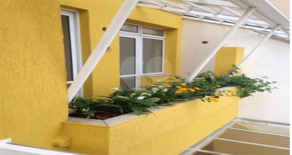 Casa à venda com 3 quartos, sendo 1 suíte,  no condomínio Residencial Vegas, São Paulo - SP