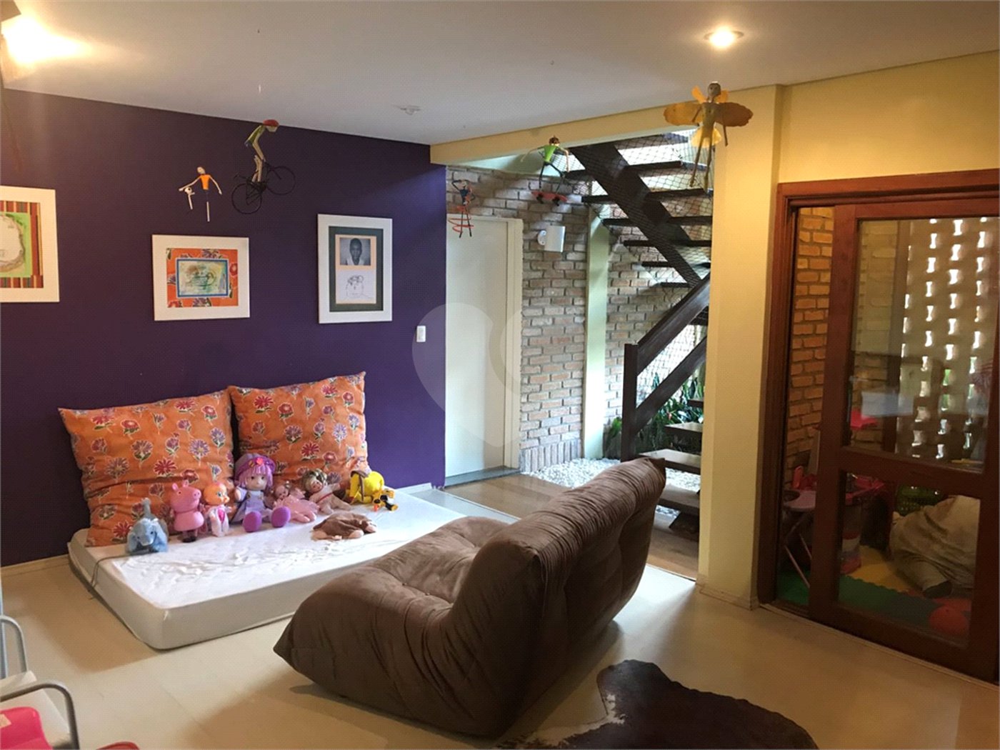 Casa à venda com 4 quartos, sendo 3 suítes, no condomínio Alpes da Cantareira, Mairiporã - SP