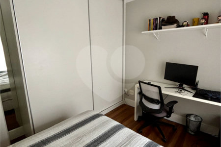 Casa à venda com 4 quartos, sendo 3 suítes, no condomínio Vila Carmel, São Paulo - SP