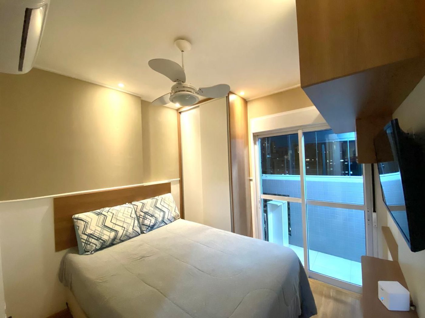 Apartamento com 3 dormitórios à venda, 106 m² por R$ 1.175.000,00 - Pompéia - Santos/SP