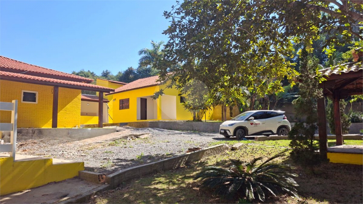 Chácara à venda com 3 suítes em Vila Xisto, São Miguel Arcanjo, SP