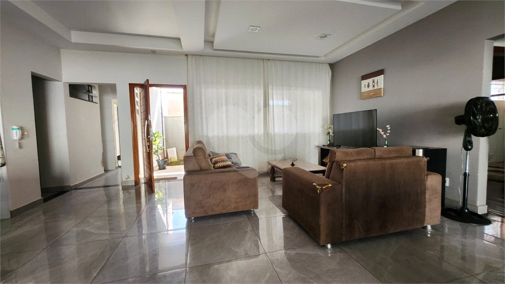 Casa à venda com 3 quartos, sendo 1 suíte,  em Cidade Jardim, Araraquara, SP