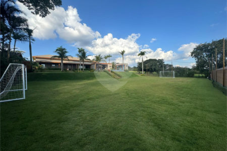Casa à venda com 6 suítes no condomínio Vila Pinhal, Itirapina - SP