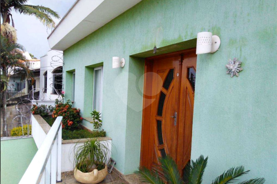 Sobrado à venda com 3 quartos, sendo 1 suíte, em Tremembé, São Paulo, SP