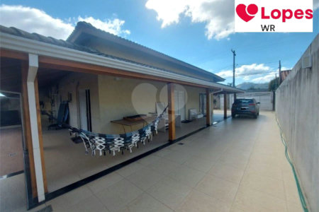 Casa à venda com 5 quartos, sendo 1 suíte, em Jardim Shangri-lá, Atibaia, SP