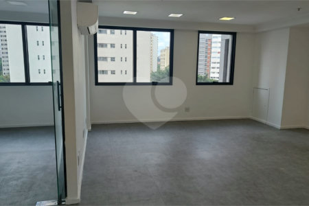 Sala à venda em Alto de Pinheiros, São Paulo, SP