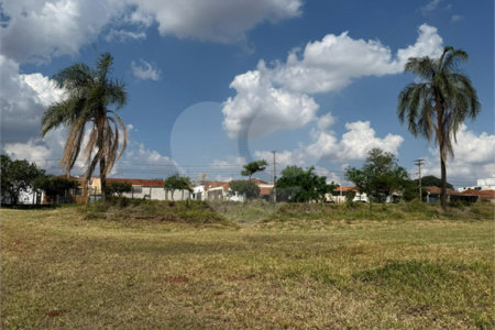 Terreno à venda em Vila Xavier (vila Xavier), Araraquara, SP