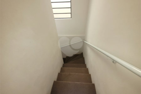 Casa à venda com 3 quartos, sendo 1 suíte, em Parque Maria Domitila, São Paulo, SP
