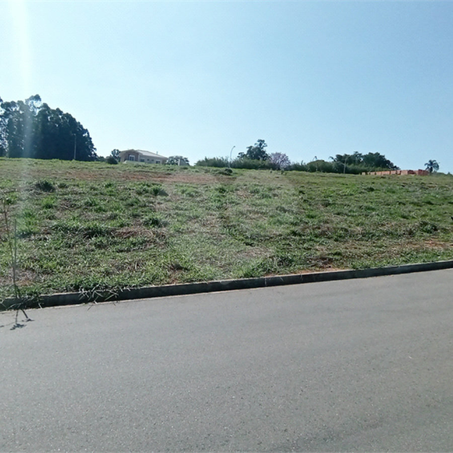 Terreno à venda com 1 suíte em Jardim Portugal, Valinhos, SP