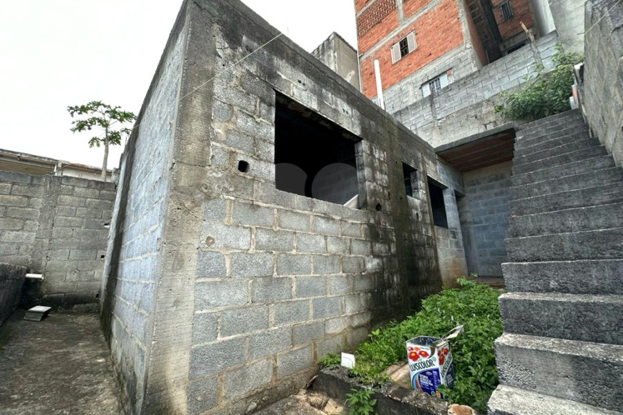 Sobrado à venda com 3 quartos, sendo 1 suíte, em Perus, São Paulo, SP