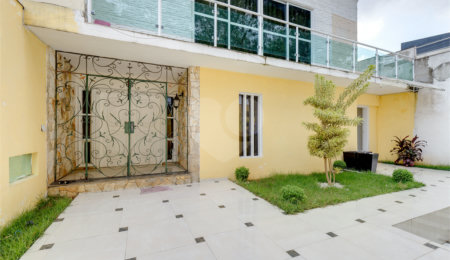 Sobrado à venda ou para alugar com 4 quartos, sendo 2 suítes,  em Jardim Marajoara, São Paulo, SP
