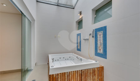Sobrado à venda ou para alugar com 3 quartos, sendo 1 suíte,  em Chácara Monte Alegre, São Paulo, SP