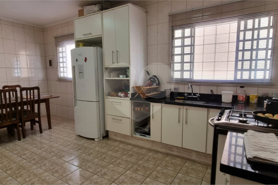 Sobrado à venda com 4 quartos, sendo 1 suíte, em Tremembé, São Paulo, SP